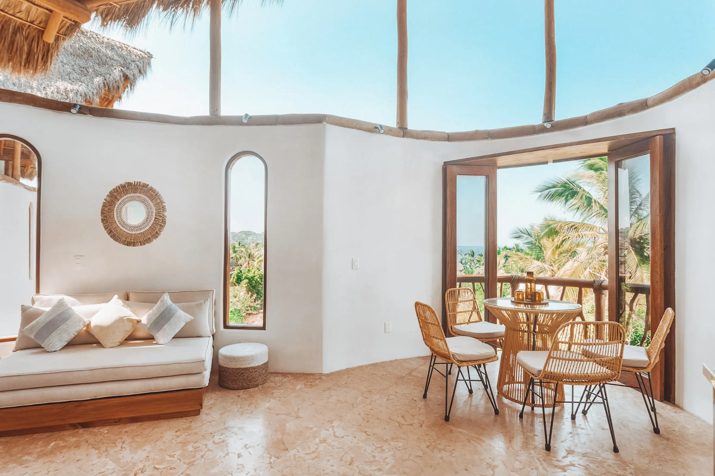 Sala de Estar | Amplia y Luminosa