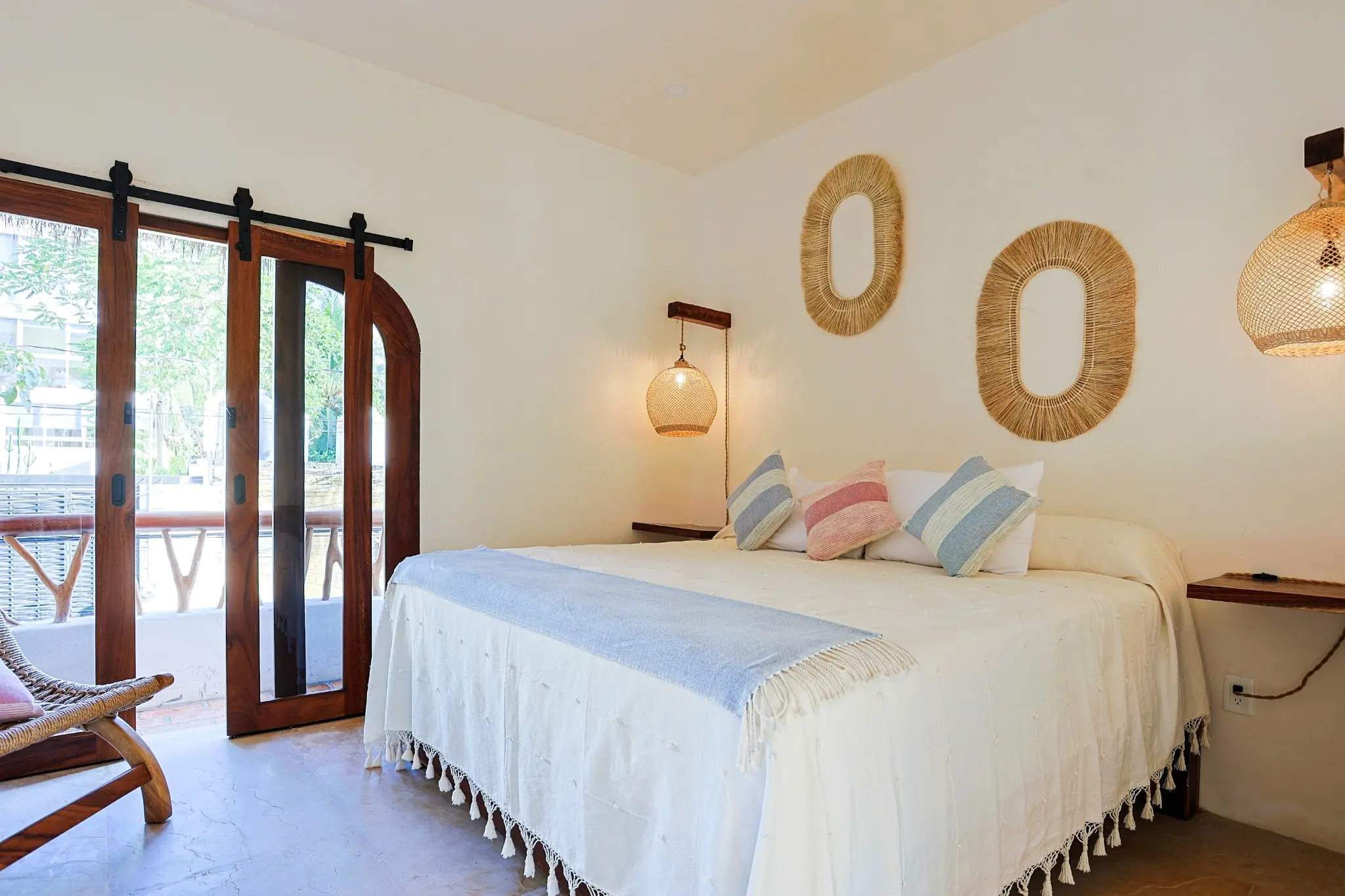 King Bedroom With Soft Neutrals, Woven Texture, and Gentle Daylight