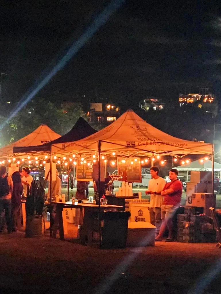 Lanterns and music brighten Sayulita’s market beside Amari Seaside Resort — an evening of local craft and Riviera Nayarit flavor.